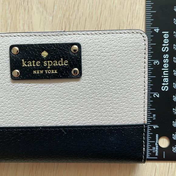KATE SPADE NWOT WALLET - Picture 12 of 17